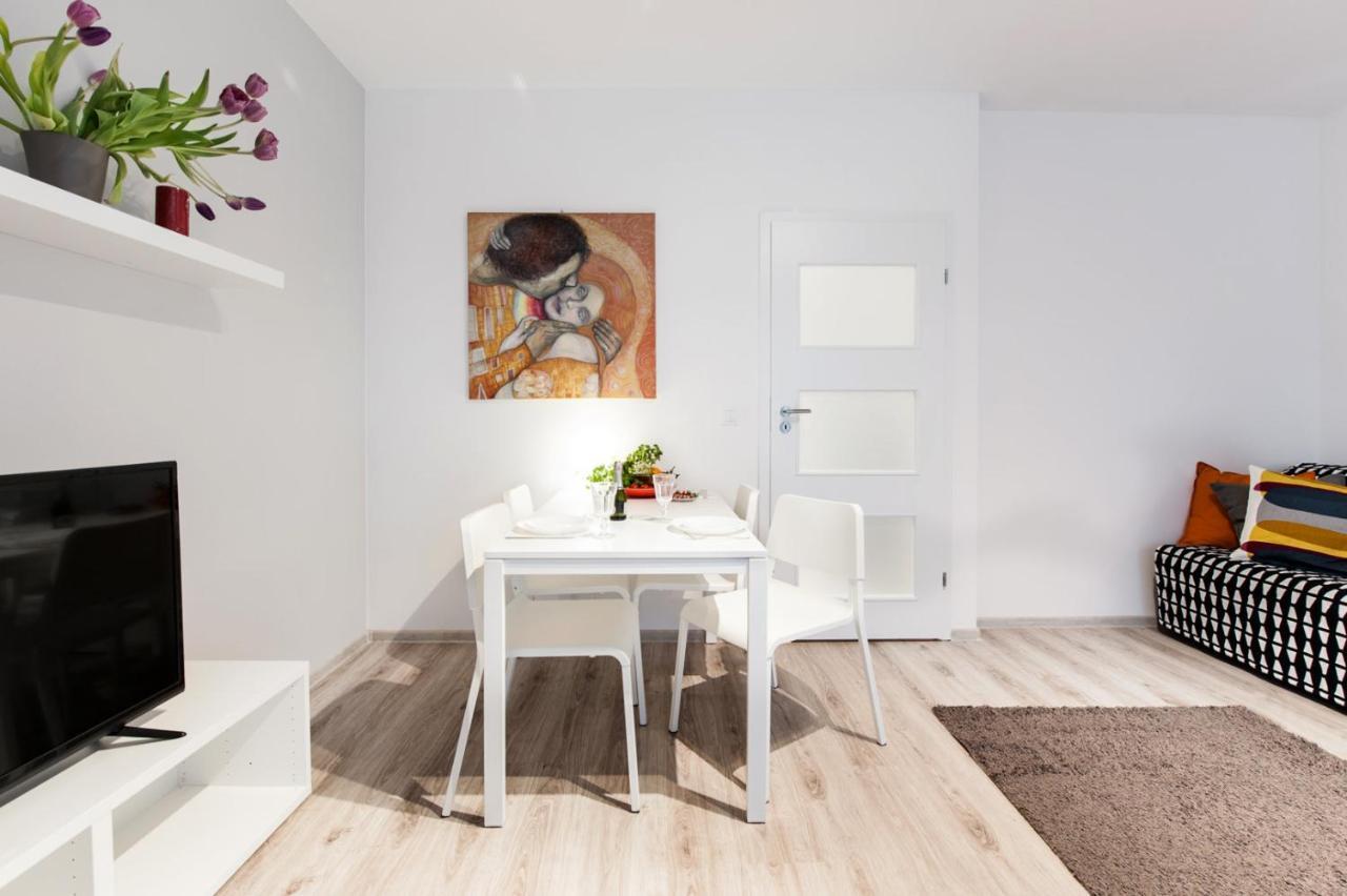 Project Comfort Apartament Dywizjonu 303 175/8 Apartment Warsaw